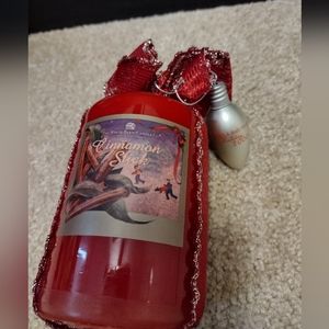 The White barn candle Co Cinnamon Stick pillar candle with ornament 2000